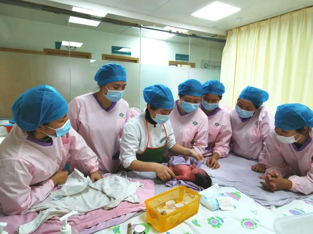 新县妇婴监护型护送